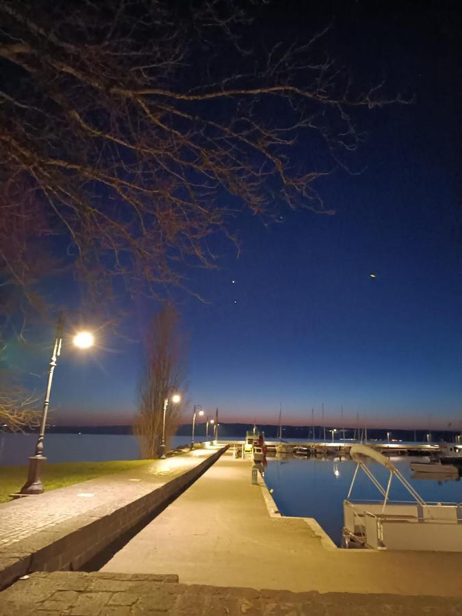 Meridiano 12 Bolsena Bagian luar foto