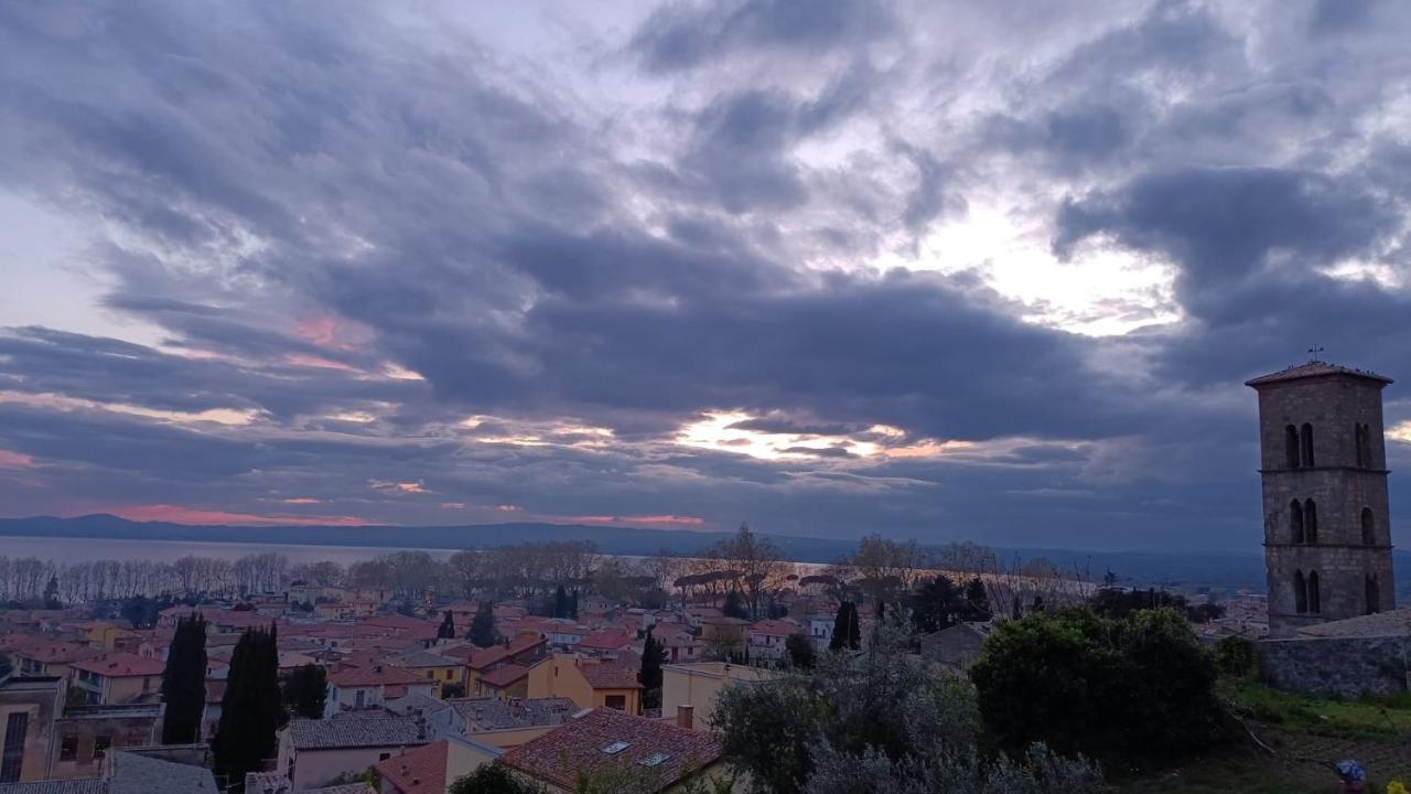 Meridiano 12 Bolsena Bagian luar foto