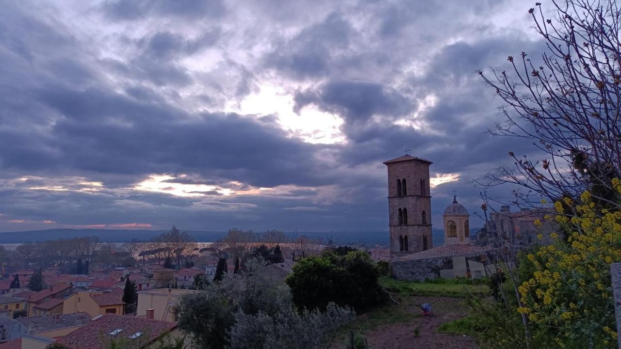 Meridiano 12 Bolsena Bagian luar foto