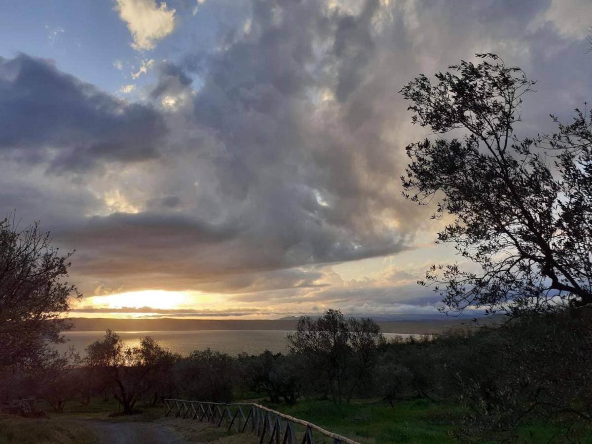 Meridiano 12 Bolsena Bagian luar foto