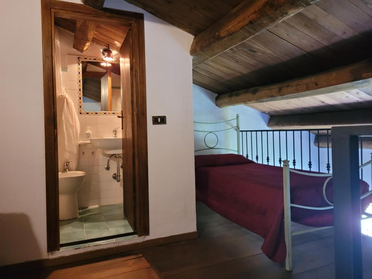 Meridiano 12 Bolsena Bagian luar foto