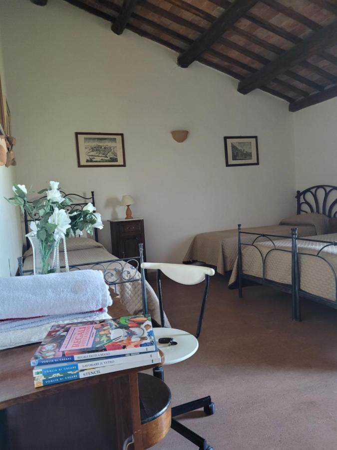 Meridiano 12 Bolsena Bagian luar foto