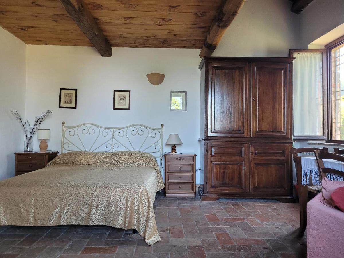 Meridiano 12 Bolsena Bagian luar foto